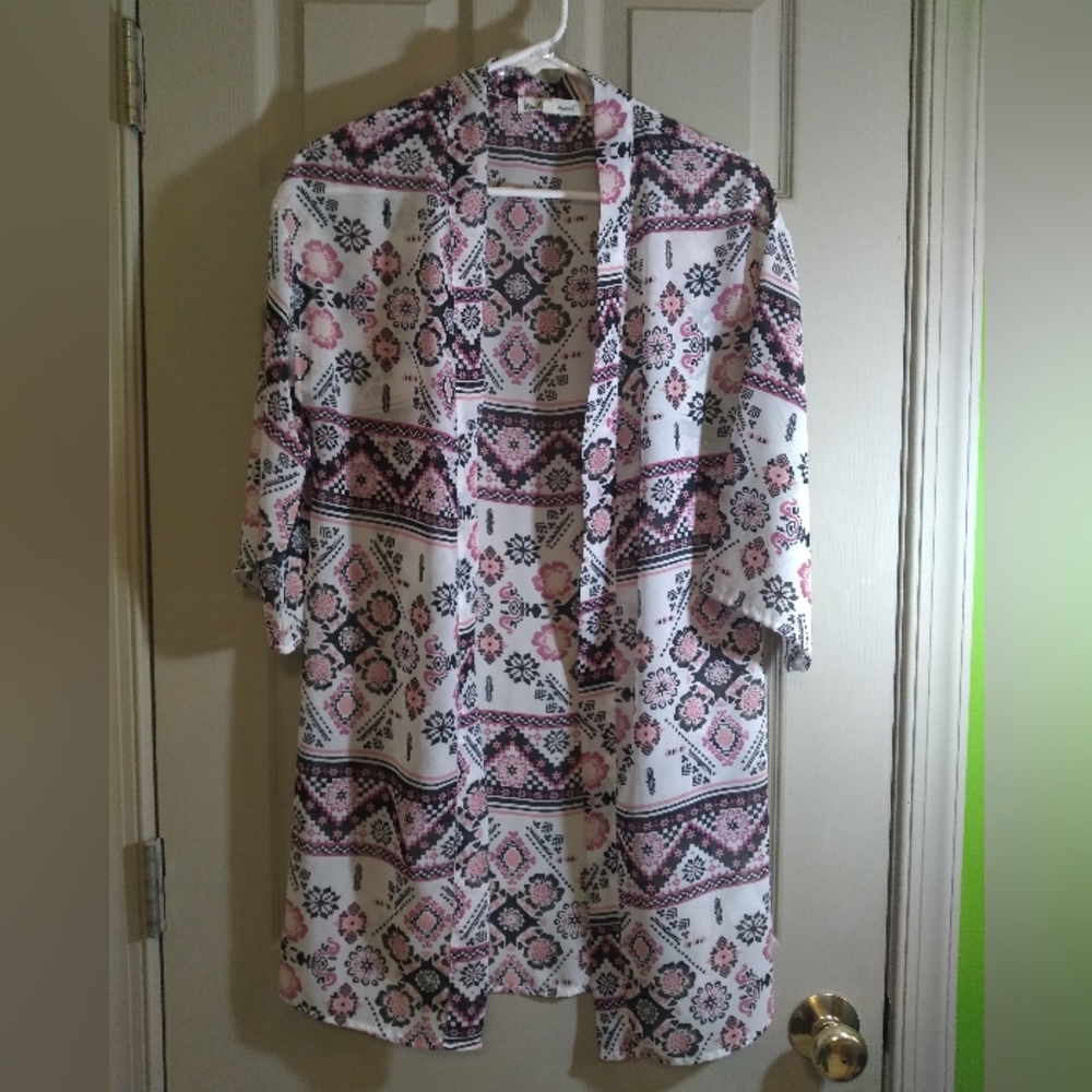 Wallflower Short Sleeve Kimono Wrap - Size Xtra-Small - Great for Swimsuit Cover